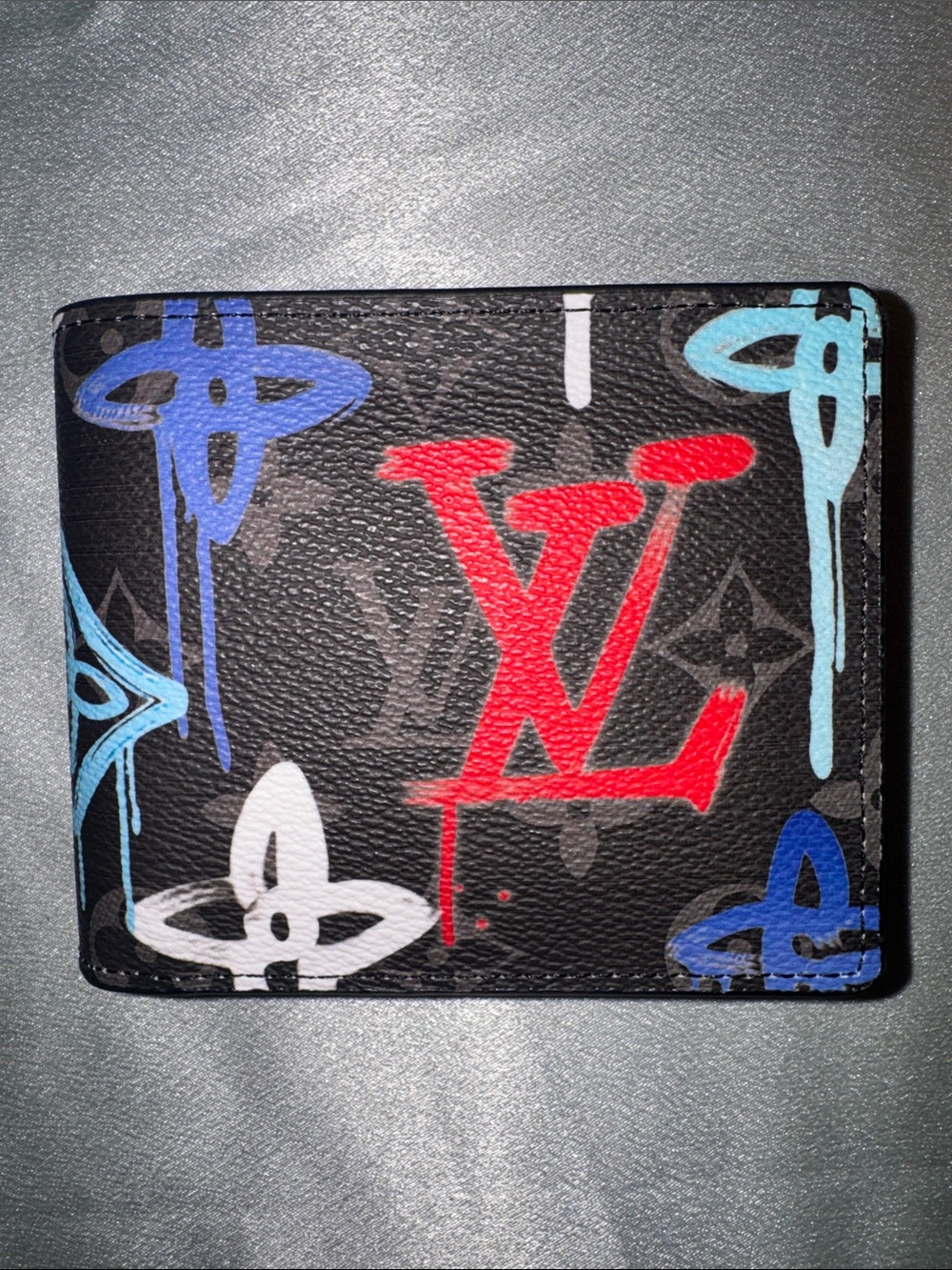 New!🔥Louis Vuitton Monogram Eclipse LV Graffiti Multiple Wallet!🔥